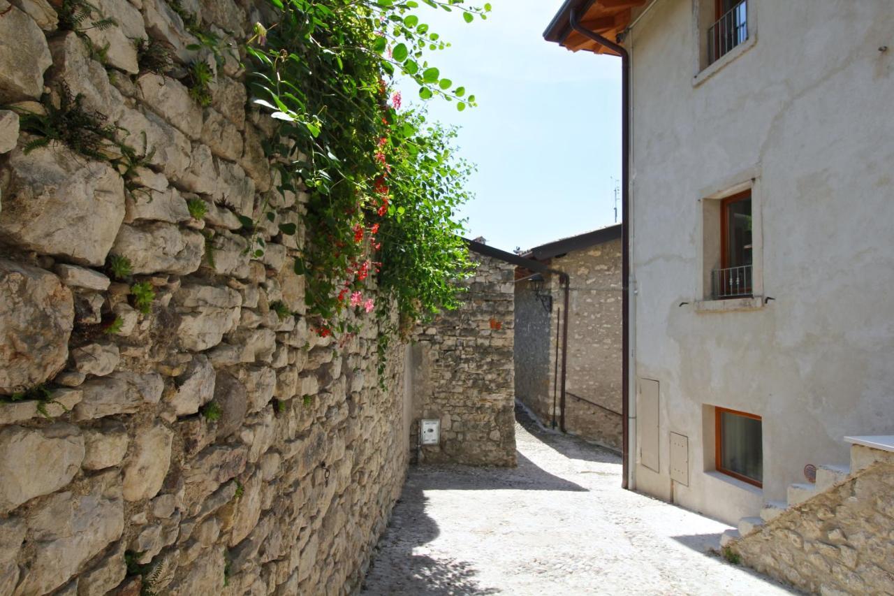 Ca De L'Angelon Aparthotel Brenzone sul Garda Buitenkant foto