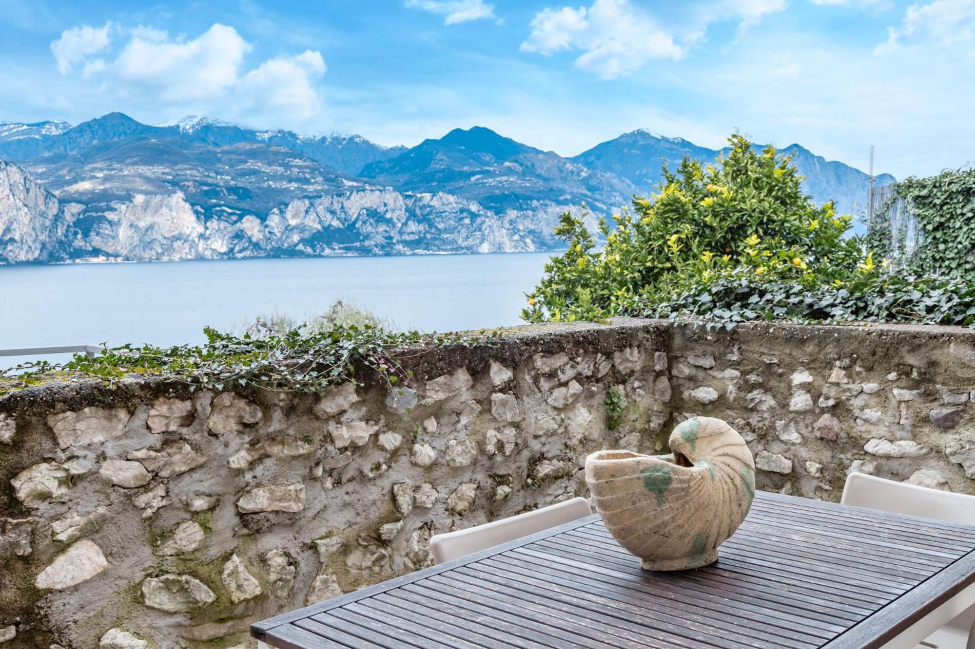 Ca De L'Angelon Aparthotel Brenzone sul Garda Buitenkant foto
