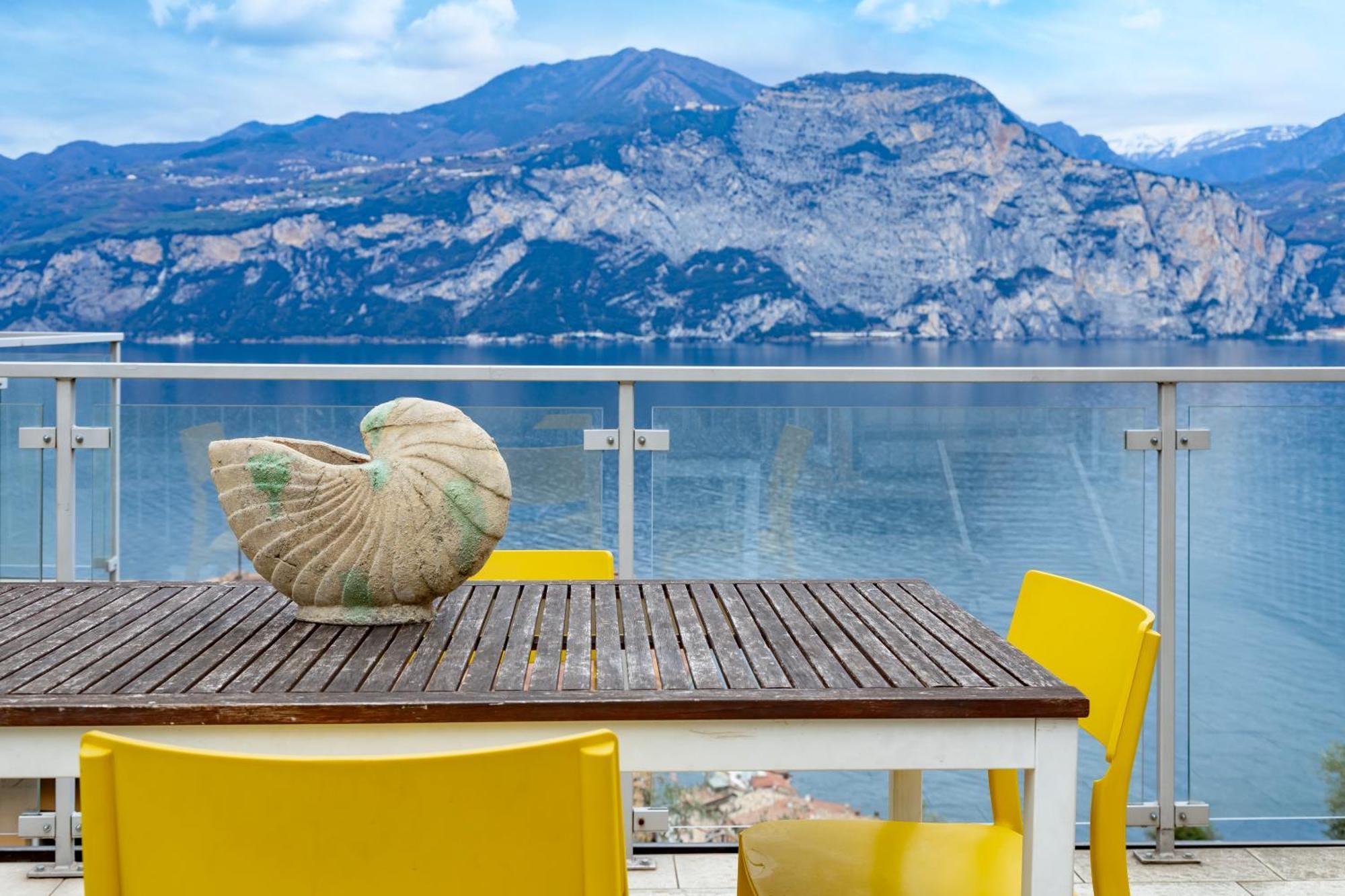 Ca De L'Angelon Aparthotel Brenzone sul Garda Buitenkant foto