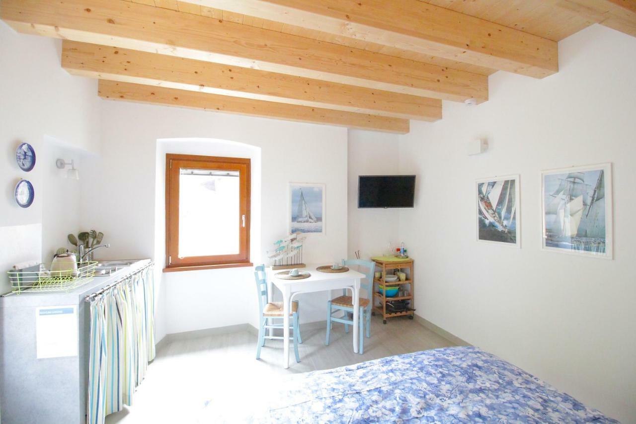 Ca De L'Angelon Aparthotel Brenzone sul Garda Buitenkant foto